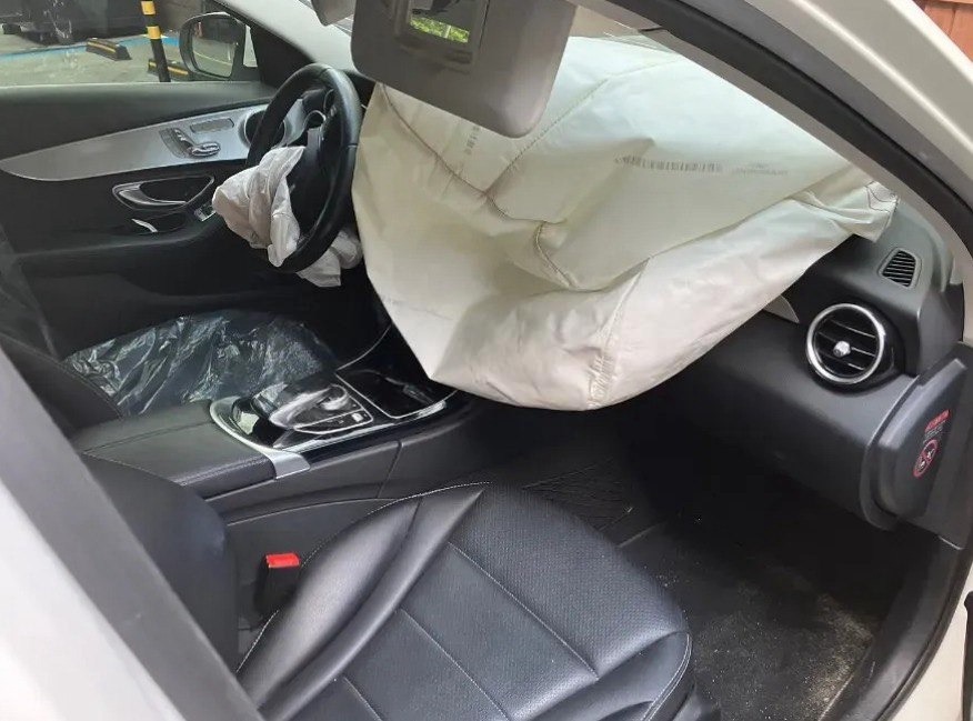 MERCEDES BENZ C 200