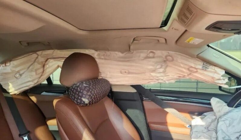 
								BMW 520d Xdrive full									