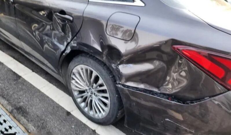 
								TOYOTA Avalon Hybrid full									