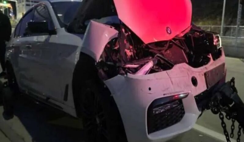 
								BMW 530i xDrive full									