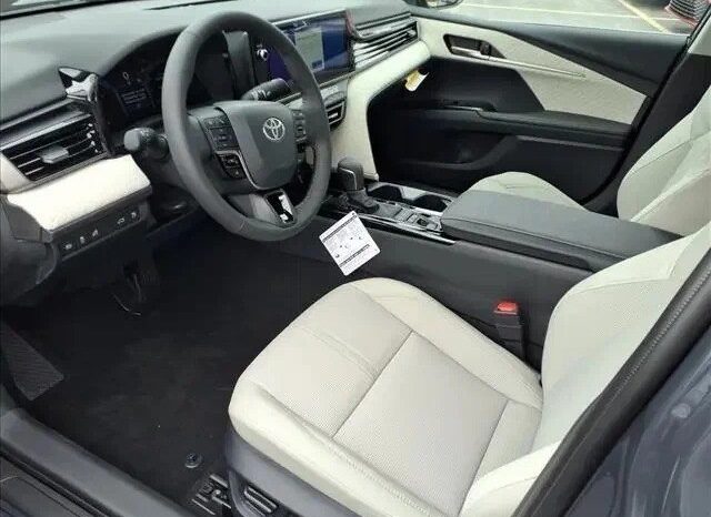 
								TOYOTA CAMRY Hybrid full									