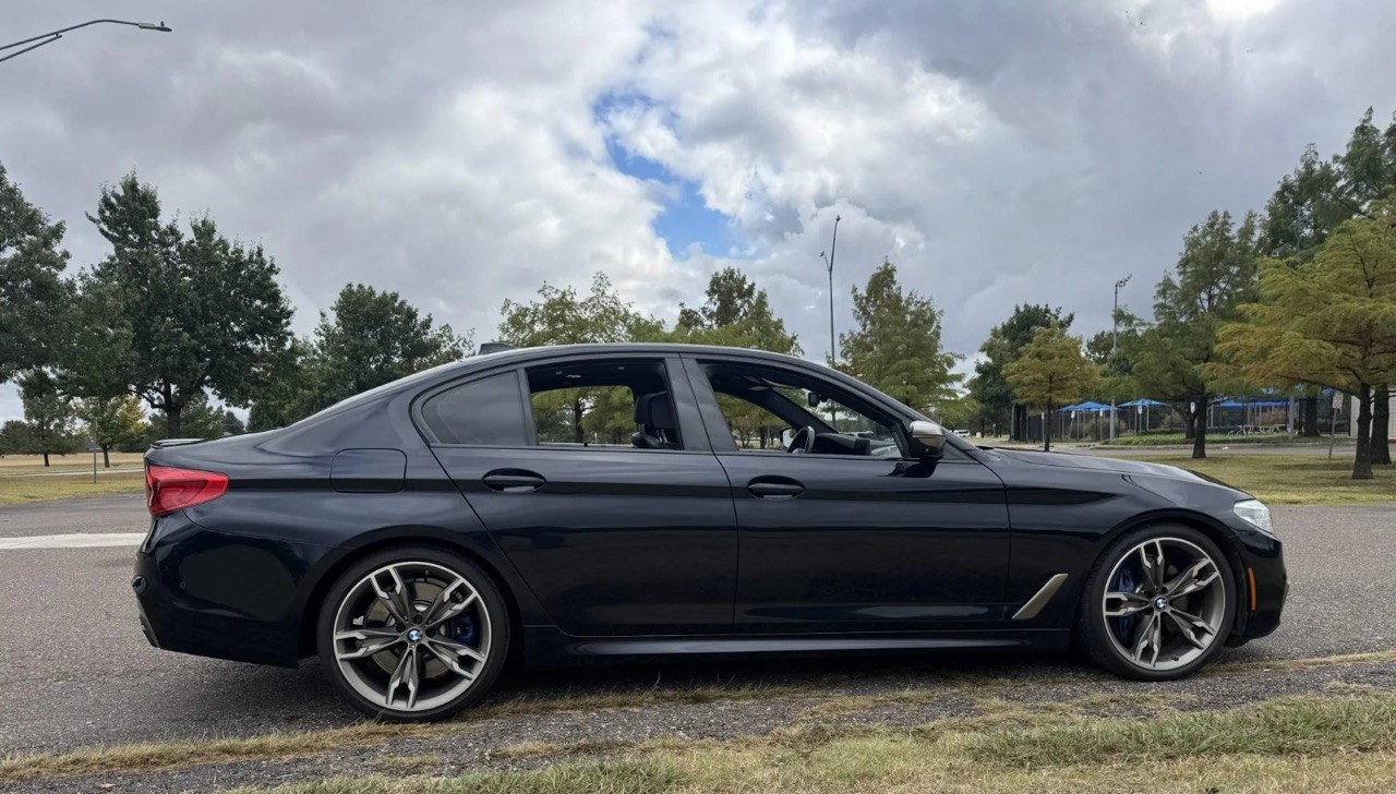 BMW M550i