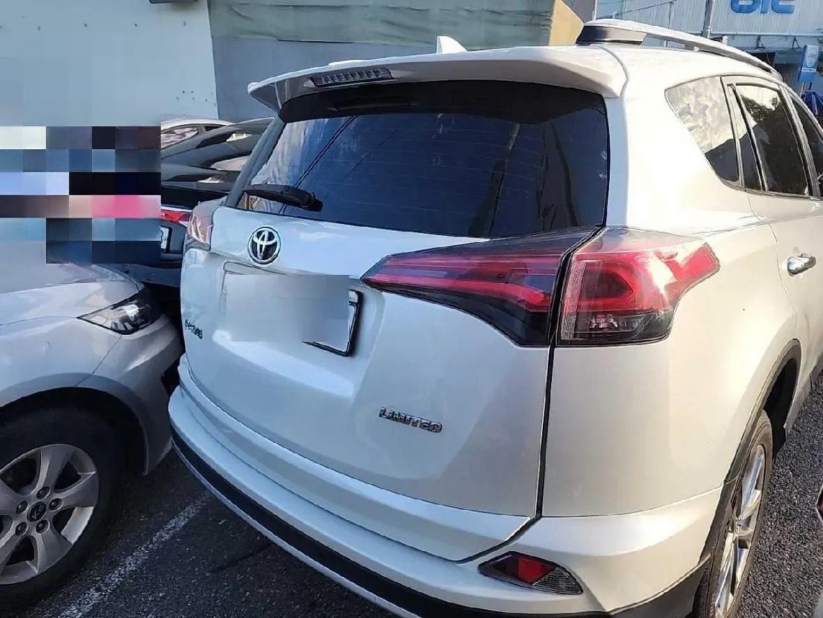 TOYOTA RAV 4