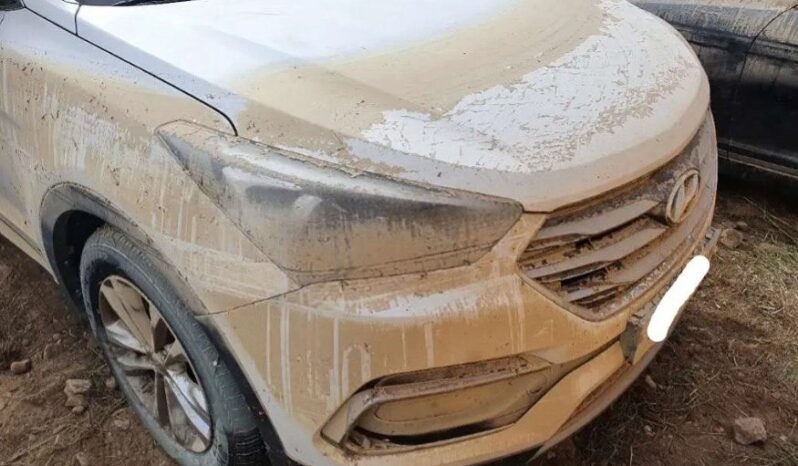 
								HYUNDAI SANTA FE full									