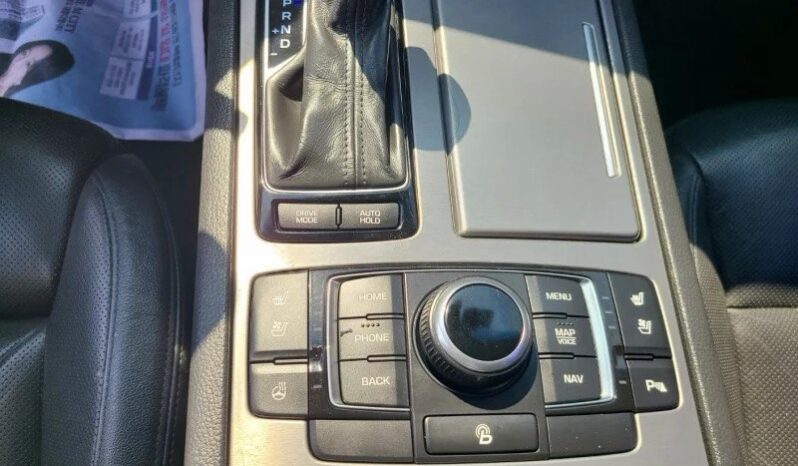 
								Hyundai Genesis full									