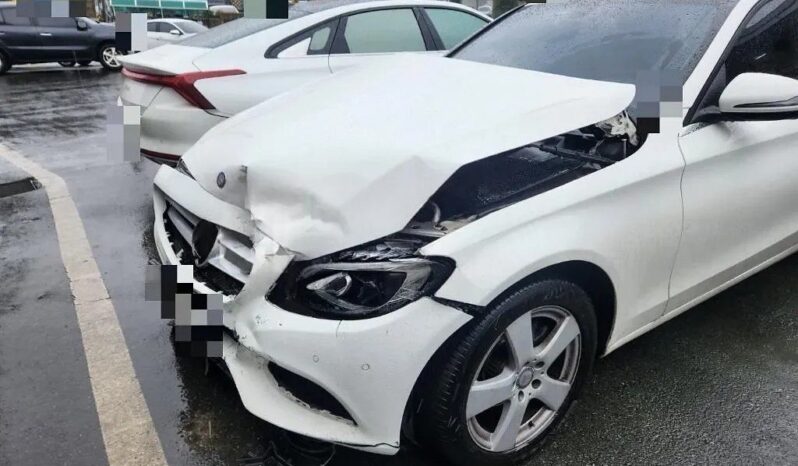 
								MERCEDES BENZ C 200 full									