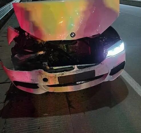 
								BMW 530i xDrive full									