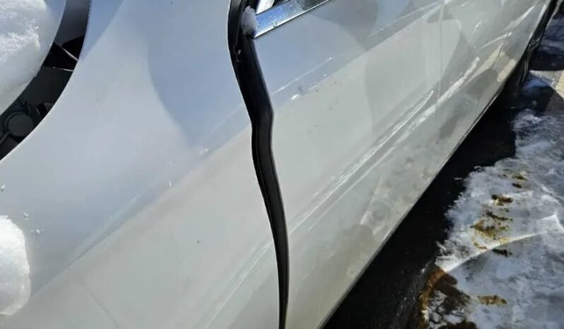 
								MERCEDES BENZ E300 full									