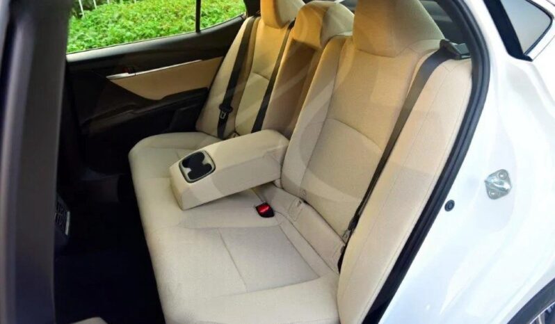 
								TOYOTA CAMRY Hybrid full									