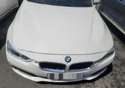 
										BMW 320d Xdrive full									