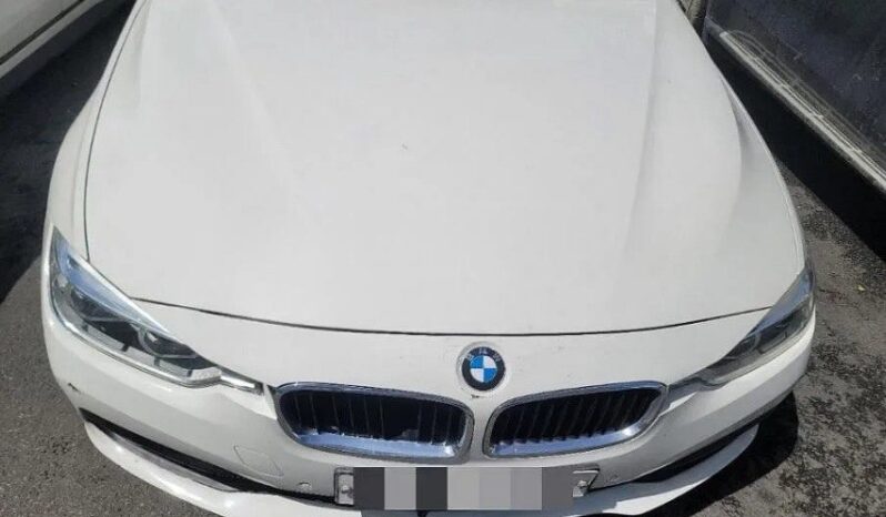 
								BMW 320d Xdrive full									