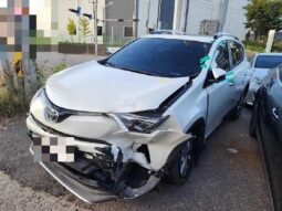
										TOYOTA RAV 4 full									