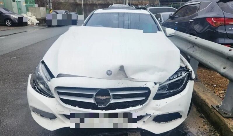 
								MERCEDES BENZ C 200 full									