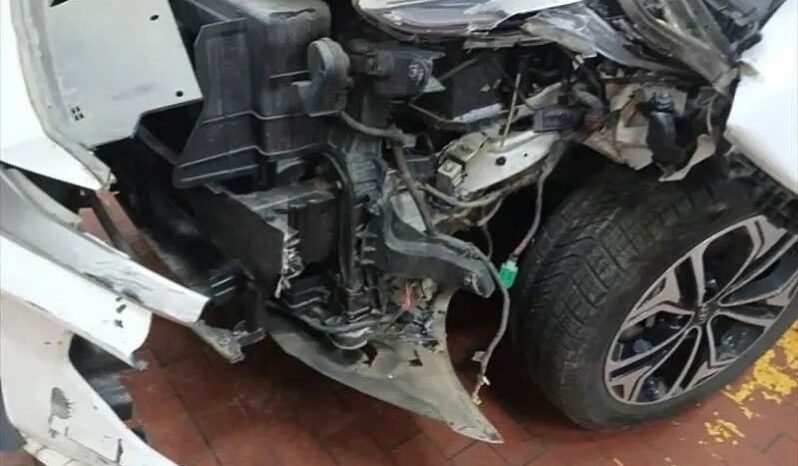 
								HYUNDAI SANTA FE full									