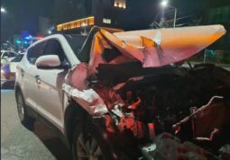 
										HYUNDAI SANTA FE full									