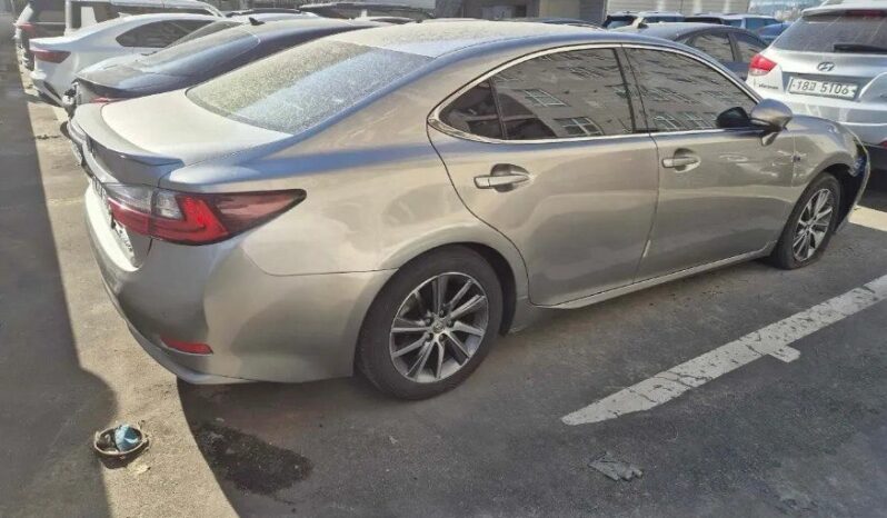 
								LEXUS ES300h full									