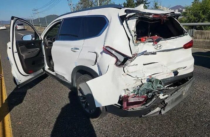 
								HYUNDAI SANTA FE full									
