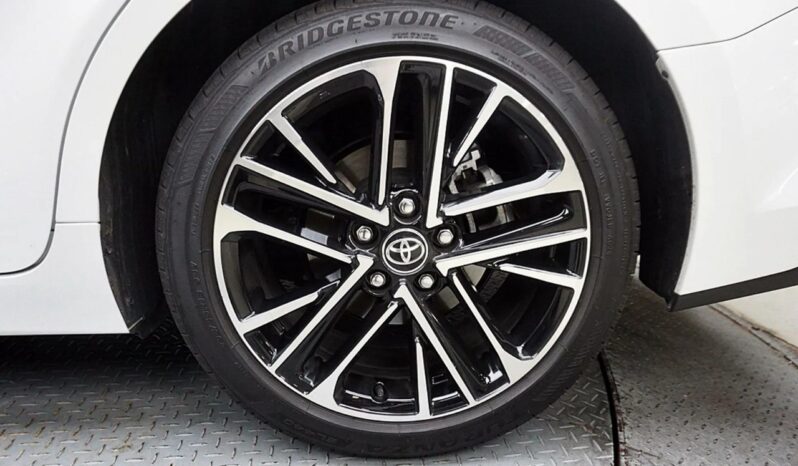 
								TOYOTA CAMRY Hybrid full									