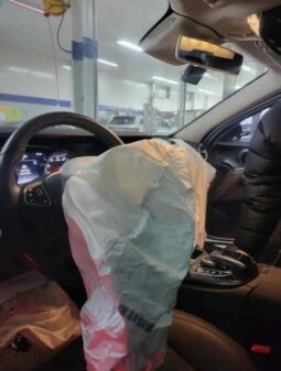 
										MERCEDES BENZ E200 full									