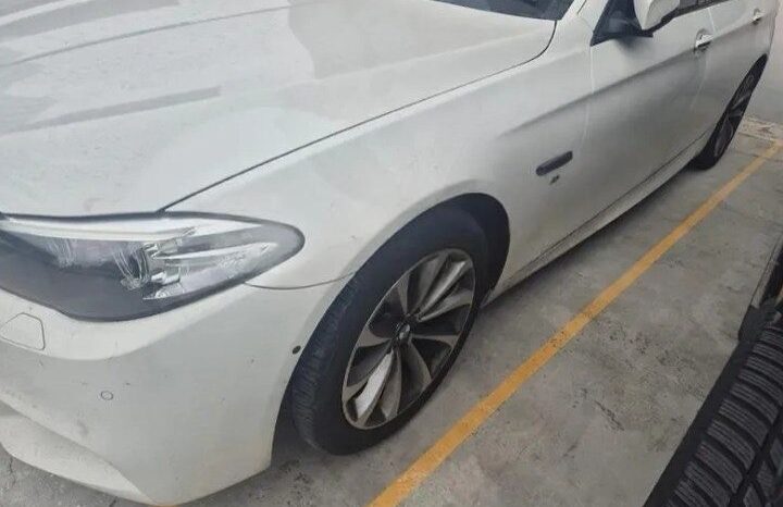 
								BMW 528i full									