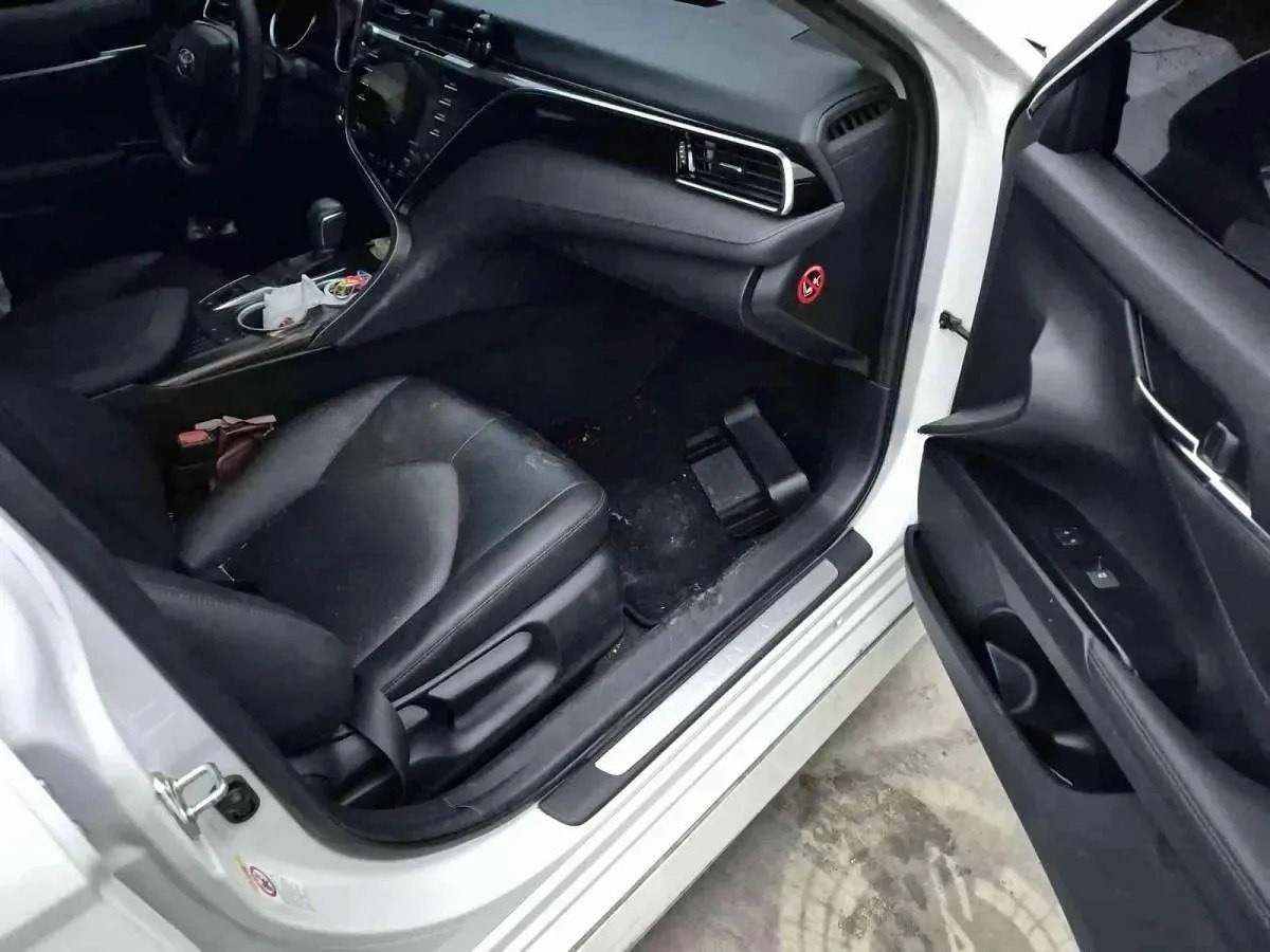 TOYOTA CAMRY