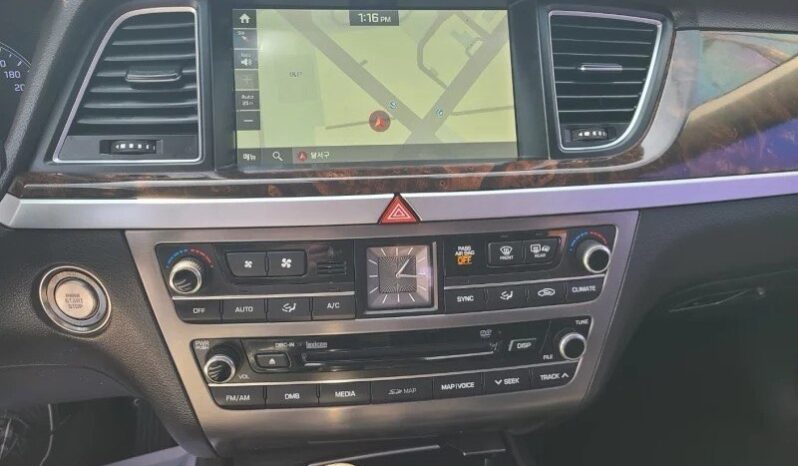 
								Hyundai Genesis full									