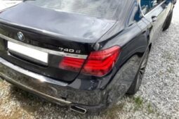 
										BMW 740d xDrive full									