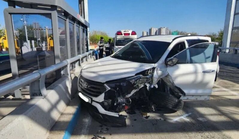 
								HYUNDAI SANTA FE full									