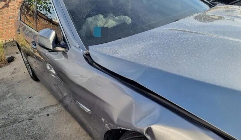 
								BMW 520d Xdrive full									