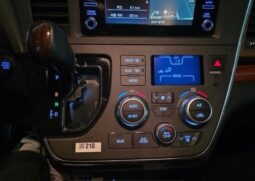 
										Toyota Sienna full									