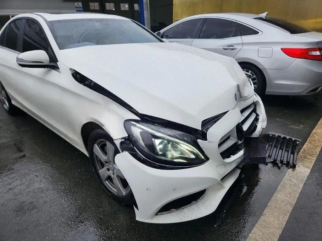 MERCEDES BENZ C 200