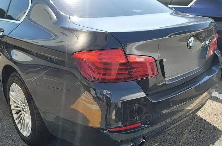 
								BMW 520d xDrive full									