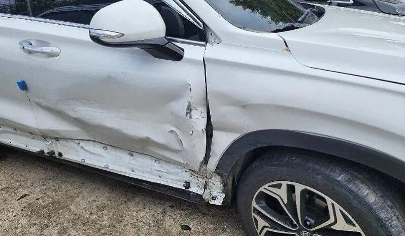 
								HYUNDAI SANTA FE full									