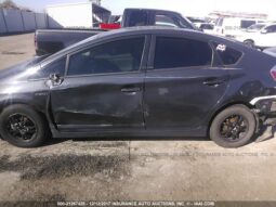 
										2014 Toyota Prius full									