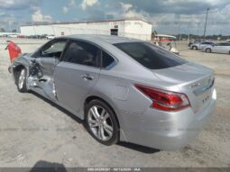 
										2013 Nissan Altima full									