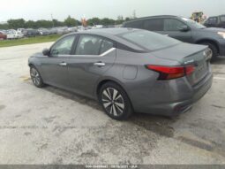 
										2020 Nissan Altima full									