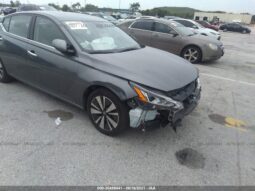 
										2020 Nissan Altima full									