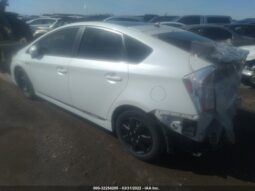 
										2015 Toyota Prius full									