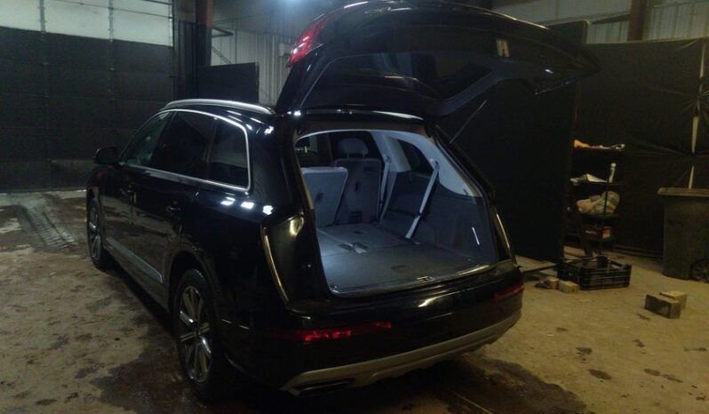 
								2017 Audi Q7 full									