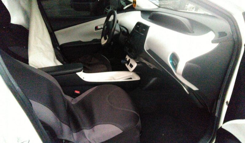 
								2016 Toyota Prius full									