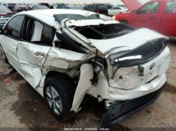 
										2016 Toyota Prius full									