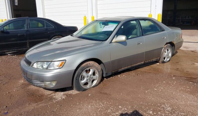 
								1998 Lexus Es 300 full									