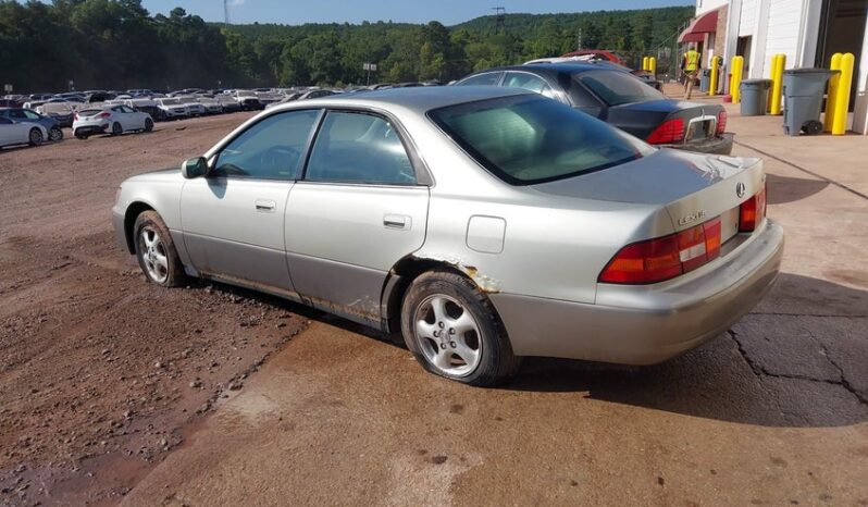 
								1998 Lexus Es 300 full									