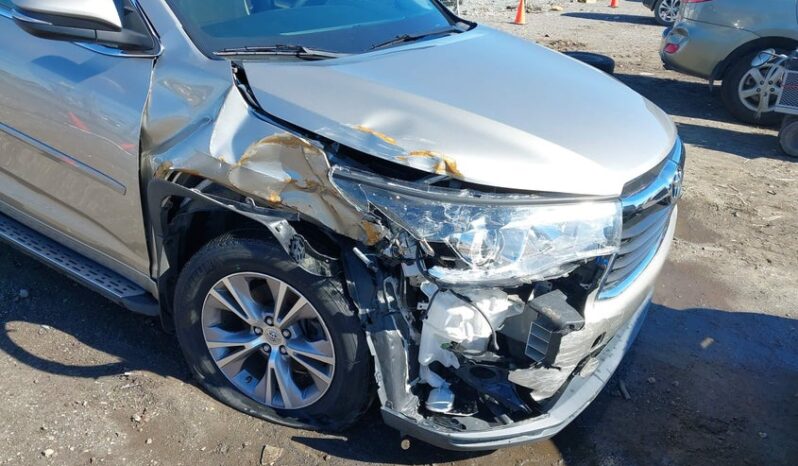 
								2014 Toyota Highlander full									