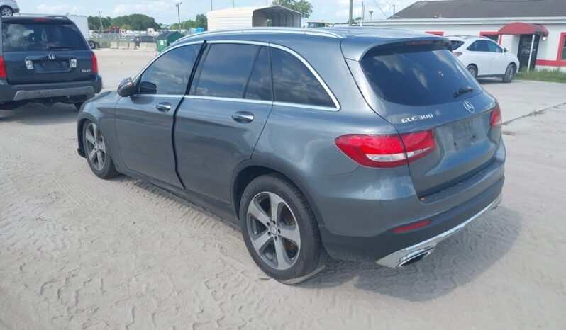 
								2016 Mercedes-benz Glc 300 full									
