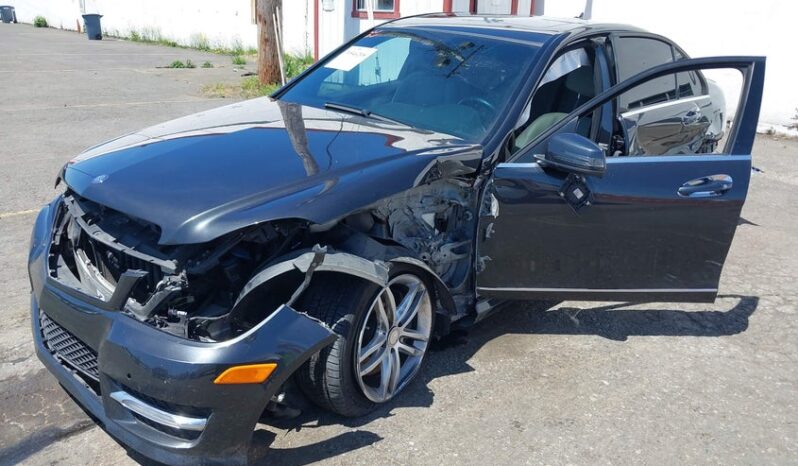 
								2013 Mercedes-benz C 300 full									