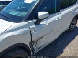 
										2019 Toyota Highlander full									