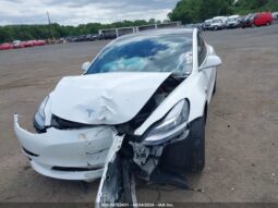 
										2018 Tesla Model 3 full									