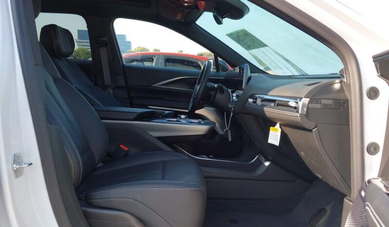 
								2024 Cadillac Lyriq full									