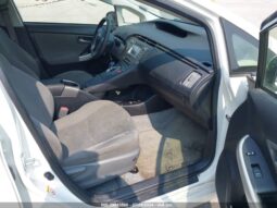 
										2015 Toyota Prius full									
